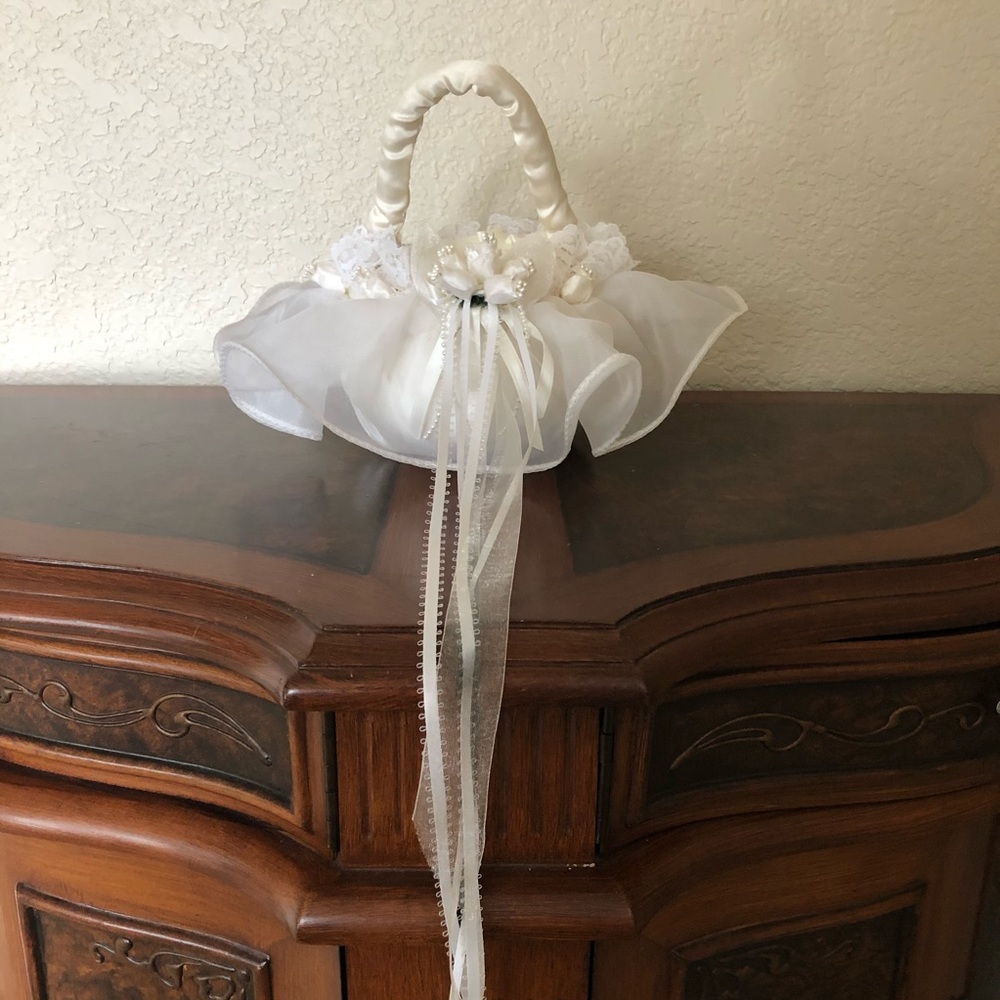 Vintage Flower Girl Basket - Picture 4 of 8